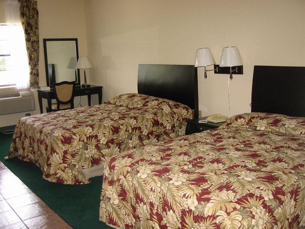 The Garden Villas Hotel Валдоста Экстерьер фото